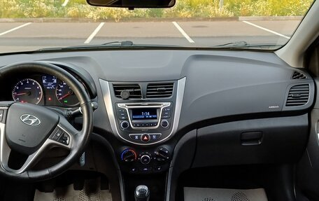 Hyundai Solaris II рестайлинг, 2015 год, 909 000 рублей, 18 фотография