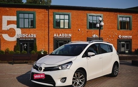 Toyota Verso I, 2013 год, 1 230 000 рублей, 1 фотография