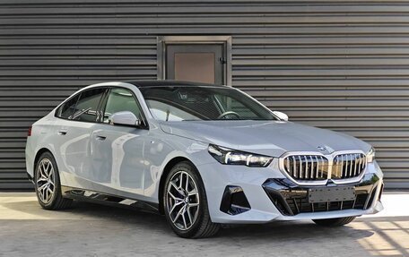 BMW 5 серия, 2024 год, 8 350 000 рублей, 3 фотография
