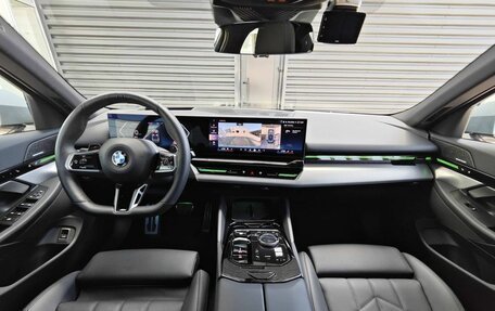 BMW 5 серия, 2024 год, 8 350 000 рублей, 12 фотография