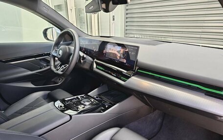 BMW 5 серия, 2024 год, 8 350 000 рублей, 16 фотография