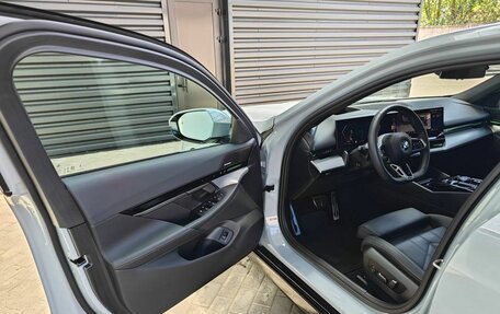 BMW 5 серия, 2024 год, 8 350 000 рублей, 24 фотография