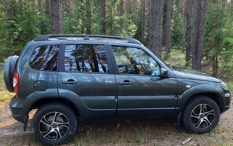 Chevrolet Niva I рестайлинг, 2019 год, 950 000 рублей, 4 фотография