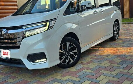 Honda Stepwgn IV, 2020 год, 2 699 000 рублей, 2 фотография