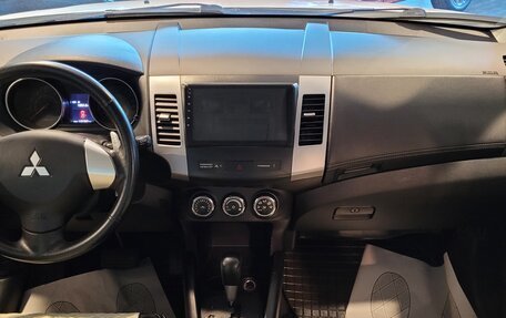 Mitsubishi Outlander III рестайлинг 3, 2011 год, 1 149 000 рублей, 12 фотография