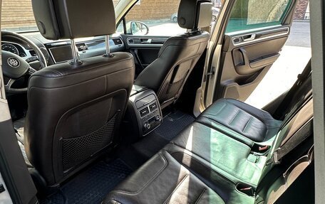 Volkswagen Touareg III, 2011 год, 2 400 000 рублей, 12 фотография