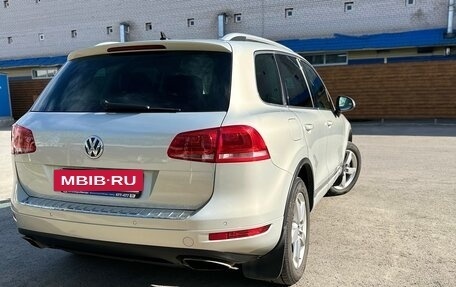 Volkswagen Touareg III, 2011 год, 2 400 000 рублей, 8 фотография