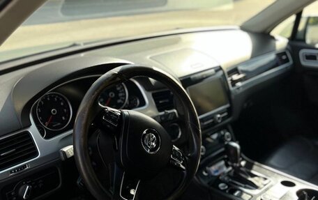 Volkswagen Touareg III, 2011 год, 2 400 000 рублей, 15 фотография