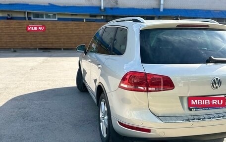 Volkswagen Touareg III, 2011 год, 2 400 000 рублей, 3 фотография