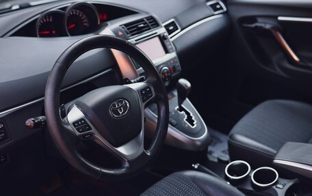 Toyota Verso I, 2013 год, 1 230 000 рублей, 10 фотография