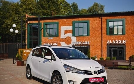 Toyota Verso I, 2013 год, 1 230 000 рублей, 4 фотография