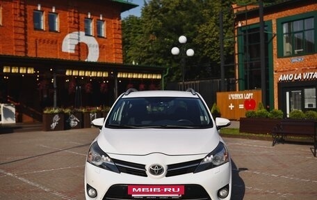 Toyota Verso I, 2013 год, 1 230 000 рублей, 3 фотография