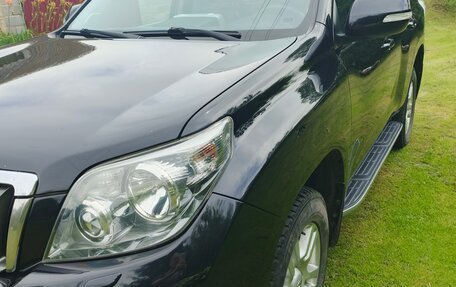 Toyota Land Cruiser Prado 150 рестайлинг 2, 2010 год, 2 200 000 рублей, 13 фотография