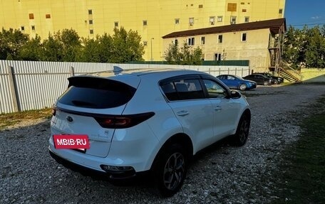 KIA Sportage IV рестайлинг, 2020 год, 2 290 000 рублей, 6 фотография