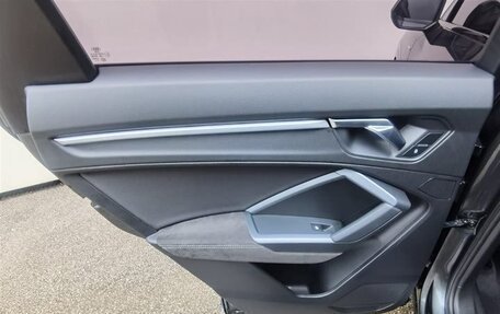 Audi Q3, 2022 год, 2 800 000 рублей, 15 фотография