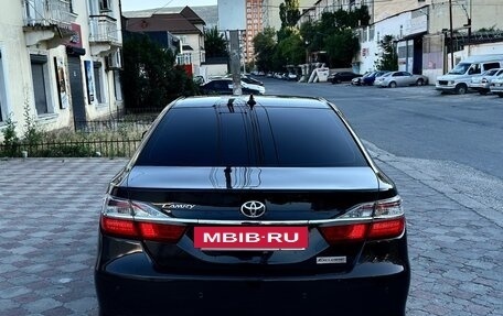 Toyota Camry, 2017 год, 2 100 000 рублей, 4 фотография