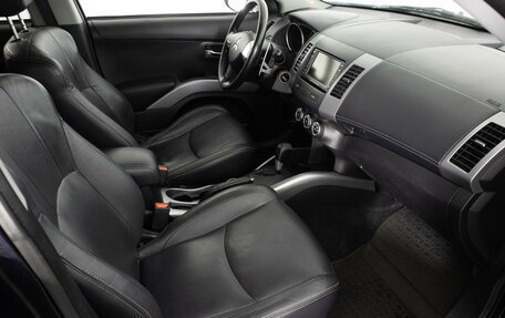 Mitsubishi Outlander III рестайлинг 3, 2010 год, 1 049 000 рублей, 10 фотография