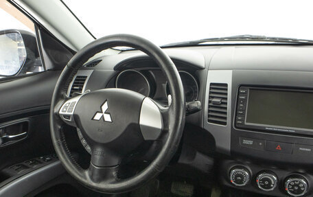 Mitsubishi Outlander III рестайлинг 3, 2010 год, 1 049 000 рублей, 11 фотография