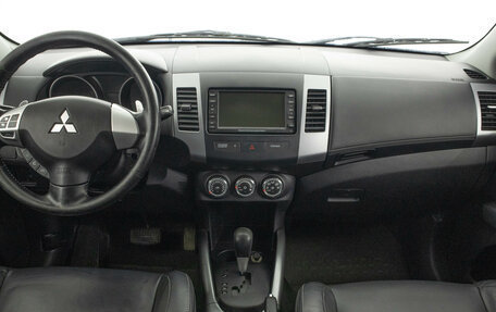 Mitsubishi Outlander III рестайлинг 3, 2010 год, 1 049 000 рублей, 12 фотография