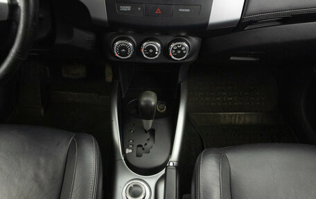 Mitsubishi Outlander III рестайлинг 3, 2010 год, 1 049 000 рублей, 16 фотография