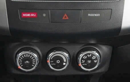 Mitsubishi Outlander III рестайлинг 3, 2010 год, 1 049 000 рублей, 15 фотография