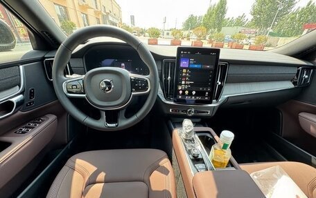 Volvo S90 II рестайлинг, 2025 год, 5 300 000 рублей, 8 фотография