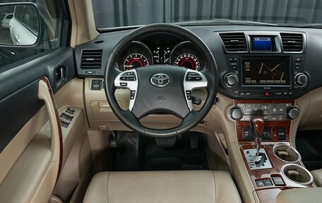 Toyota Highlander III, 2010 год, 2 049 000 рублей, 8 фотография