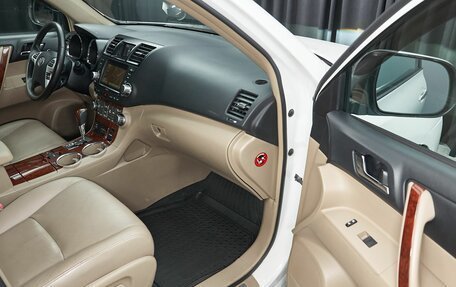 Toyota Highlander III, 2010 год, 2 049 000 рублей, 16 фотография