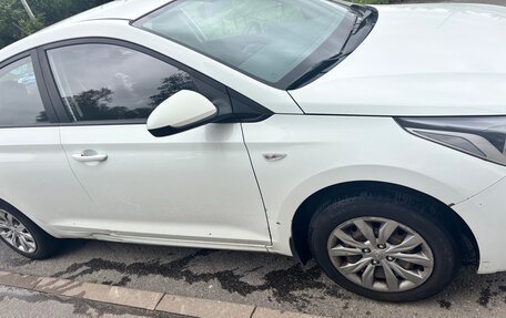 Hyundai Solaris II рестайлинг, 2017 год, 750 000 рублей, 3 фотография