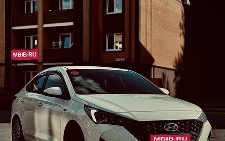 Hyundai Solaris II рестайлинг, 2020 год, 1 750 000 рублей, 1 фотография