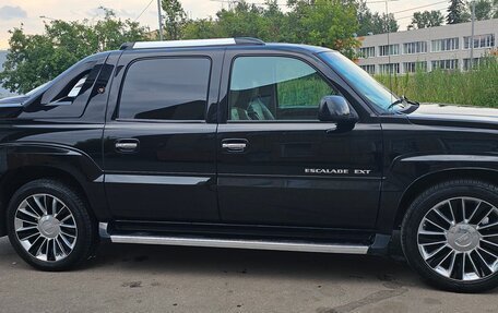 Cadillac Escalade II, 2005 год, 2 490 000 рублей, 3 фотография