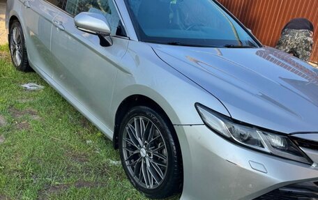 Toyota Camry, 2018 год, 2 400 000 рублей, 4 фотография