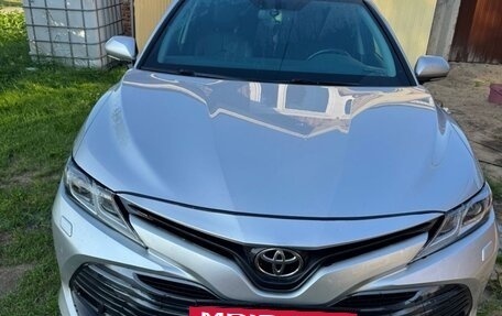 Toyota Camry, 2018 год, 2 400 000 рублей, 3 фотография
