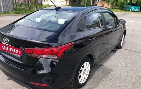 Hyundai Solaris II рестайлинг, 2017 год, 950 000 рублей, 3 фотография