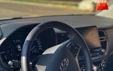 Hyundai Solaris II рестайлинг, 2020 год, 1 750 000 рублей, 12 фотография