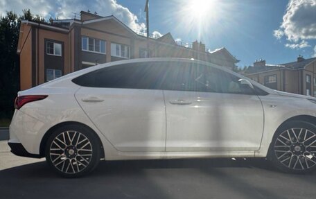 Hyundai Solaris II рестайлинг, 2020 год, 1 750 000 рублей, 10 фотография