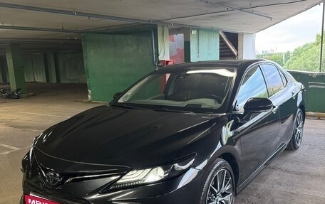 Toyota Camry, 2023 год, 3 490 000 рублей, 2 фотография