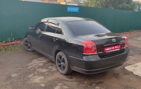 Toyota Avensis III рестайлинг, 2004 год, 550 000 рублей, 2 фотография