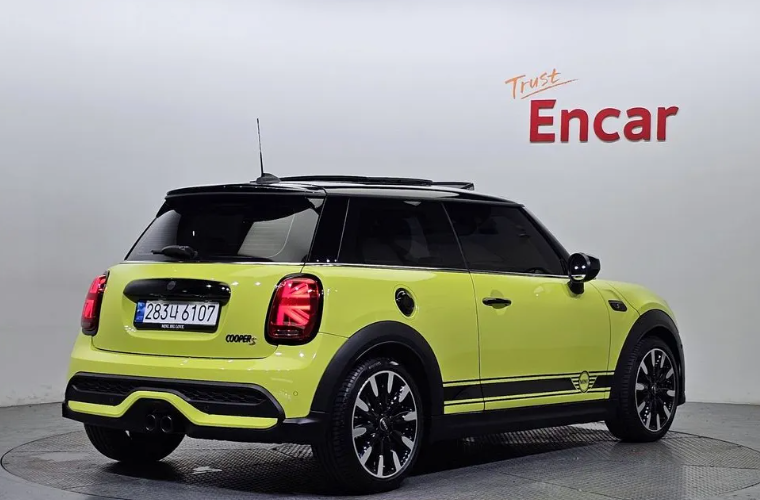 MINI Cooper S, 2022 год, 3 080 000 рублей, 2 фотография