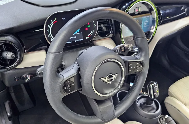 MINI Cooper S, 2022 год, 3 080 000 рублей, 11 фотография