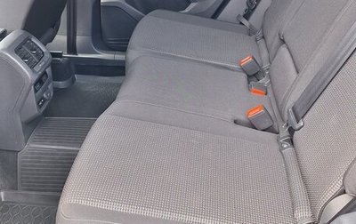 Volkswagen Tiguan II, 2019 год, 2 600 000 рублей, 1 фотография