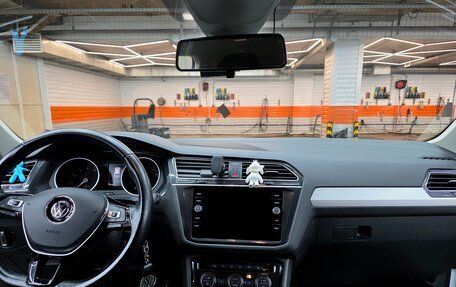 Volkswagen Tiguan II, 2019 год, 2 600 000 рублей, 5 фотография