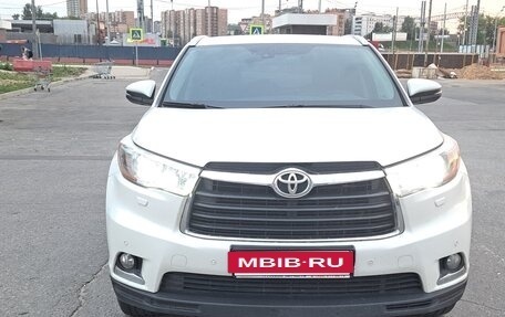 Toyota Highlander III, 2014 год, 2 600 000 рублей, 2 фотография