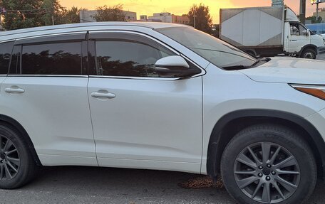 Toyota Highlander III, 2014 год, 2 600 000 рублей, 9 фотография