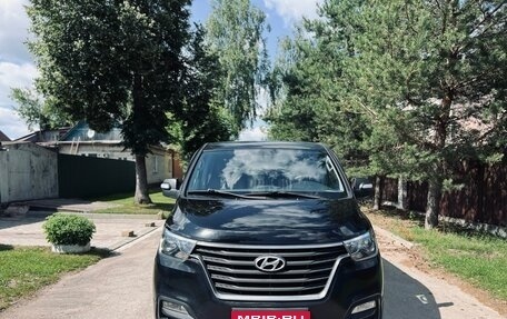 Hyundai Grand Starex Grand Starex I рестайлинг 2, 2019 год, 2 990 000 рублей, 2 фотография