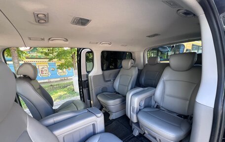 Hyundai Grand Starex Grand Starex I рестайлинг 2, 2019 год, 2 990 000 рублей, 12 фотография