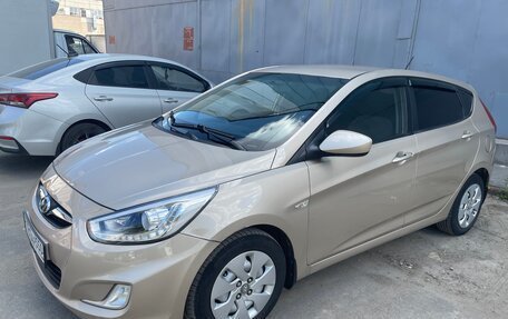 Hyundai Solaris II рестайлинг, 2012 год, 780 000 рублей, 2 фотография