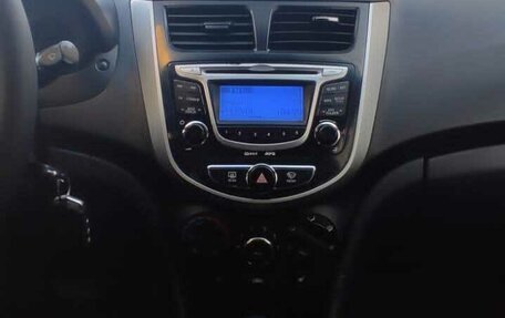 Hyundai Solaris II рестайлинг, 2013 год, 930 000 рублей, 10 фотография