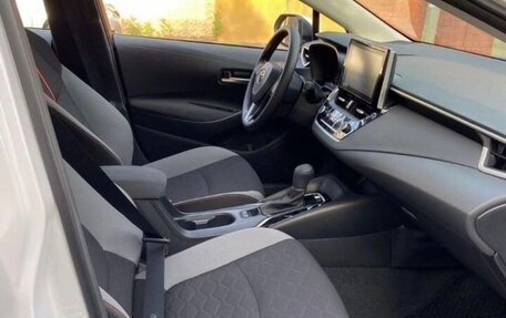 Toyota Corolla, 2022 год, 2 300 000 рублей, 4 фотография