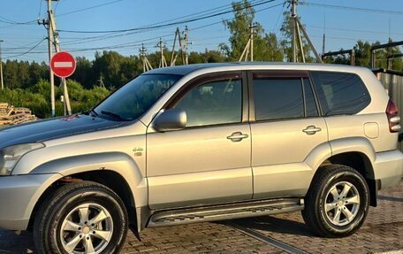 Toyota Land Cruiser Prado 120 рестайлинг, 2003 год, 1 450 000 рублей, 8 фотография